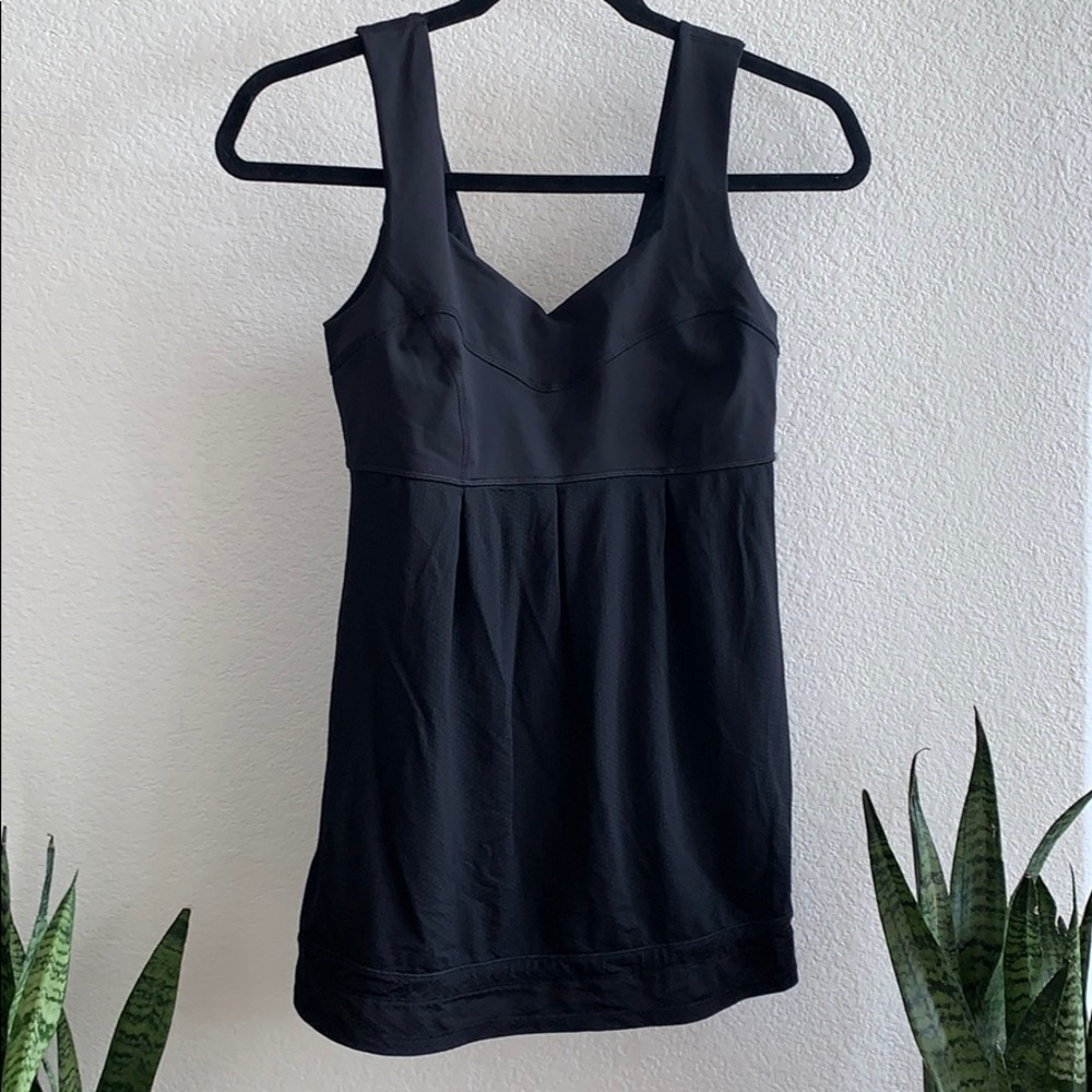 Lululemon black workout top